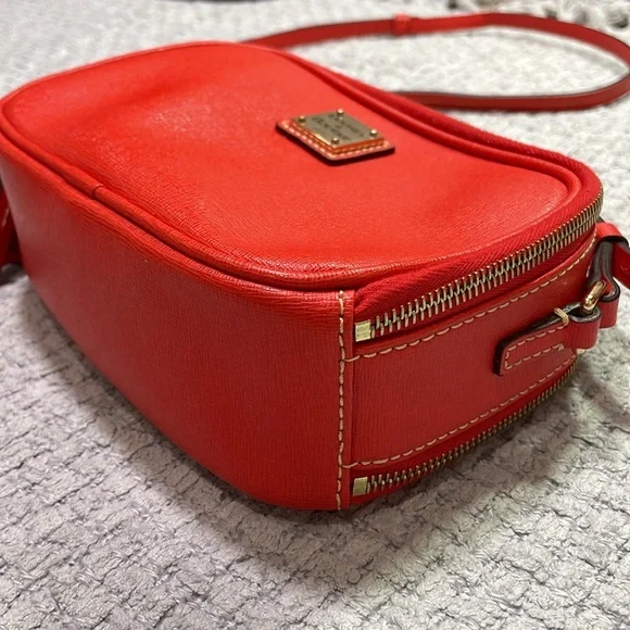 DOONEY & BOURKE CAMERA PEBBLED GRAIN ITALIAN LEATHER CROSSBODY Red/Orange - Picture 5 of 16